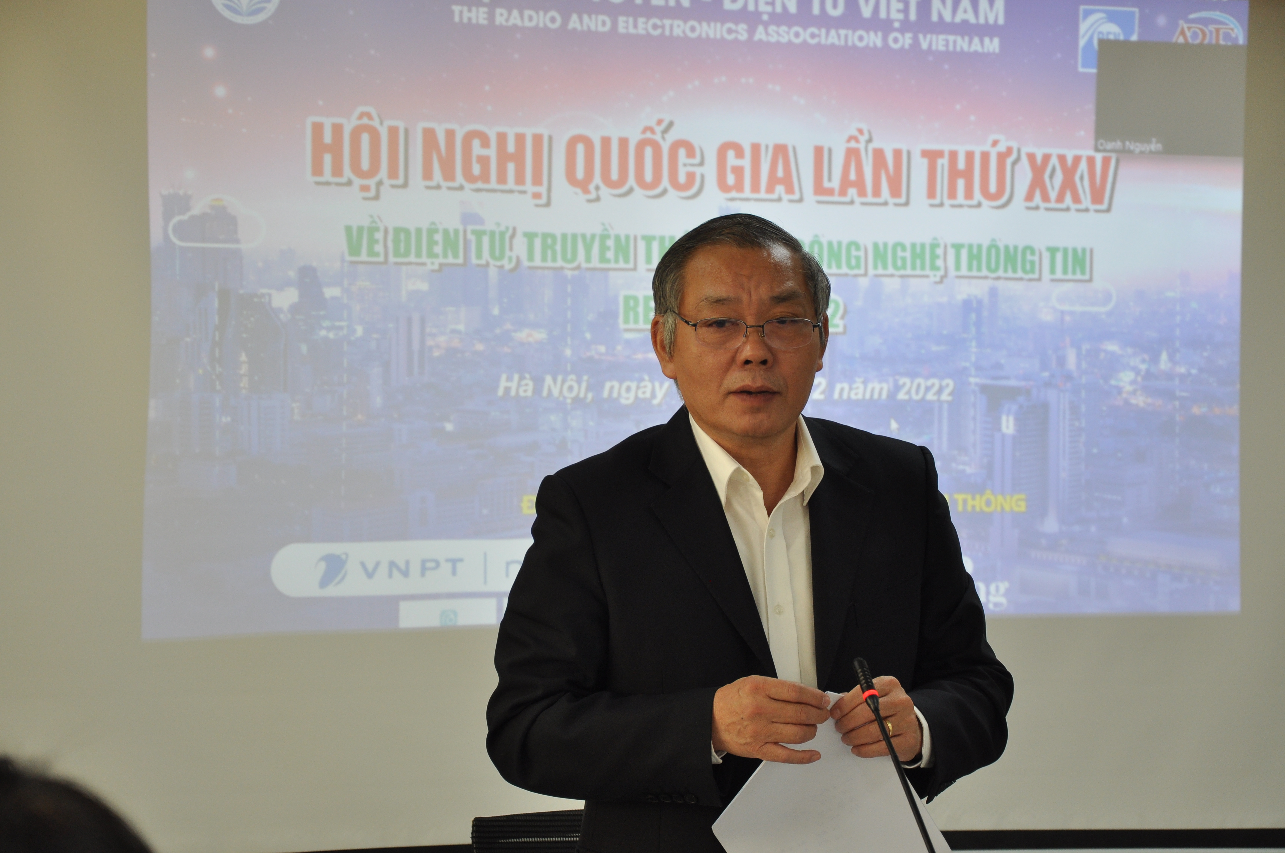 TS. Trần Đức Lai Chủ tịch Hội REV phát biểu tại Hội nghị Ban chấp hành