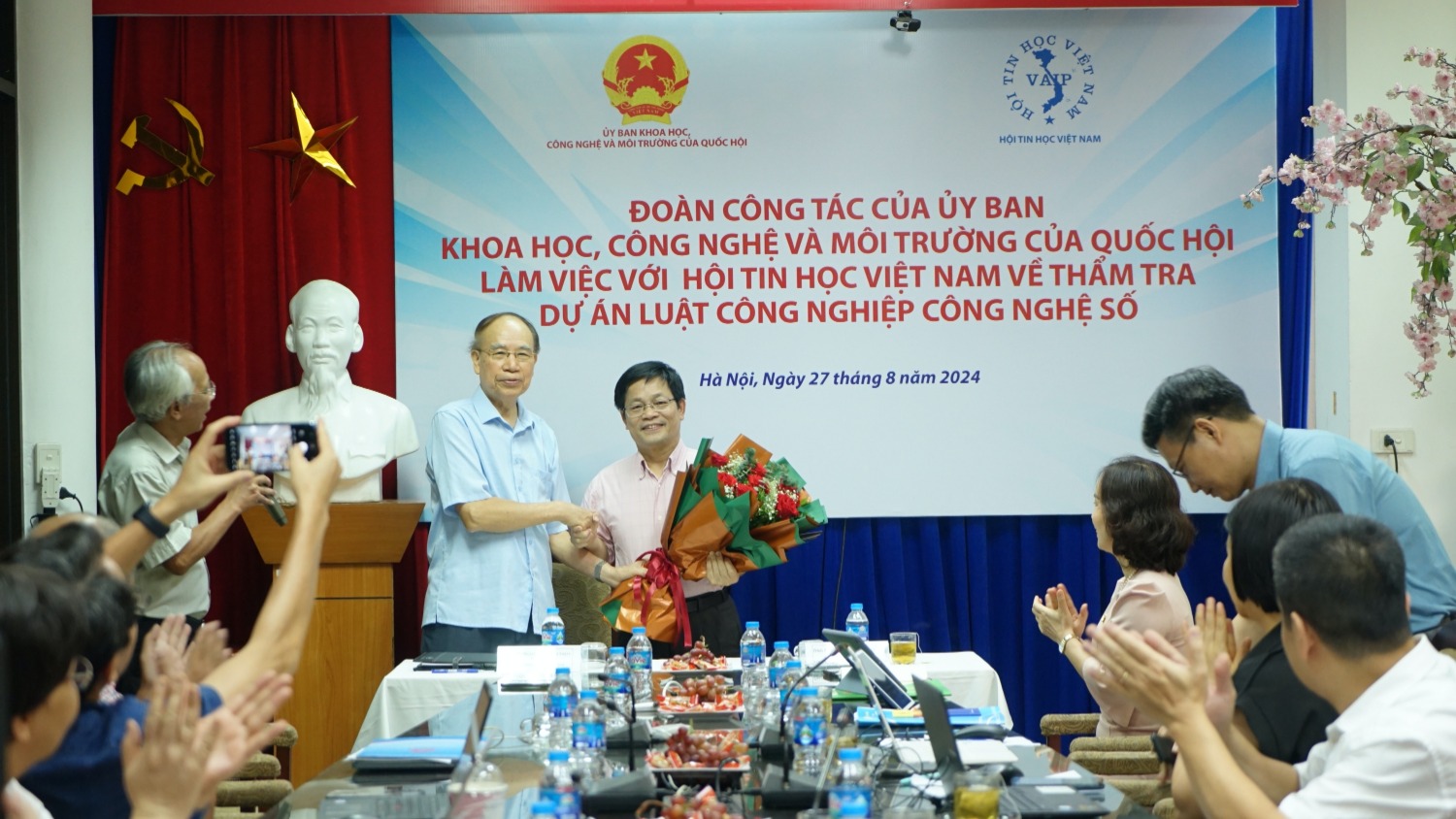 Tân Chủ tịch Hội Tin học Việt Nam là ai