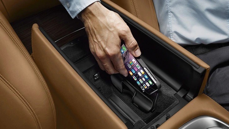  iPhone 15 quá nóng khi sạc trên nhiều xe hơi khác, không chỉ trên BMW