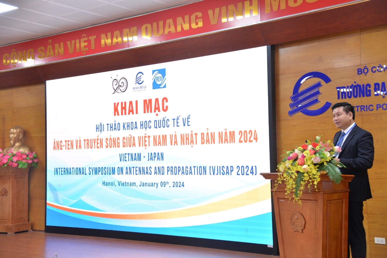 VJISAP 2024: Khai mạc Hội thảo khoa học Quốc tế về Ăng-ten và Truyền sóng giữa Việt Nam và Nhật Bản 