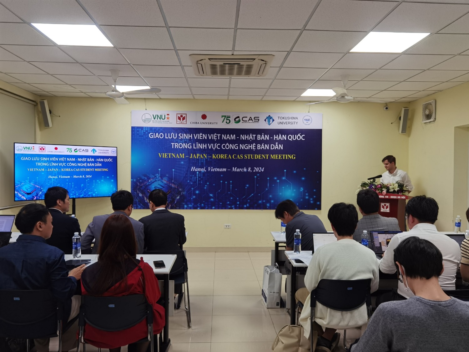 Vietnam – Japan – Korea student meeting