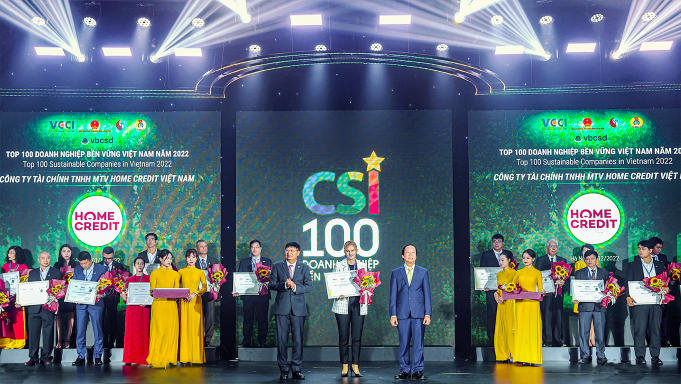 Home Credit lần đầu lọt Top 100 doanh nghiệp bền vững Việt Nam 