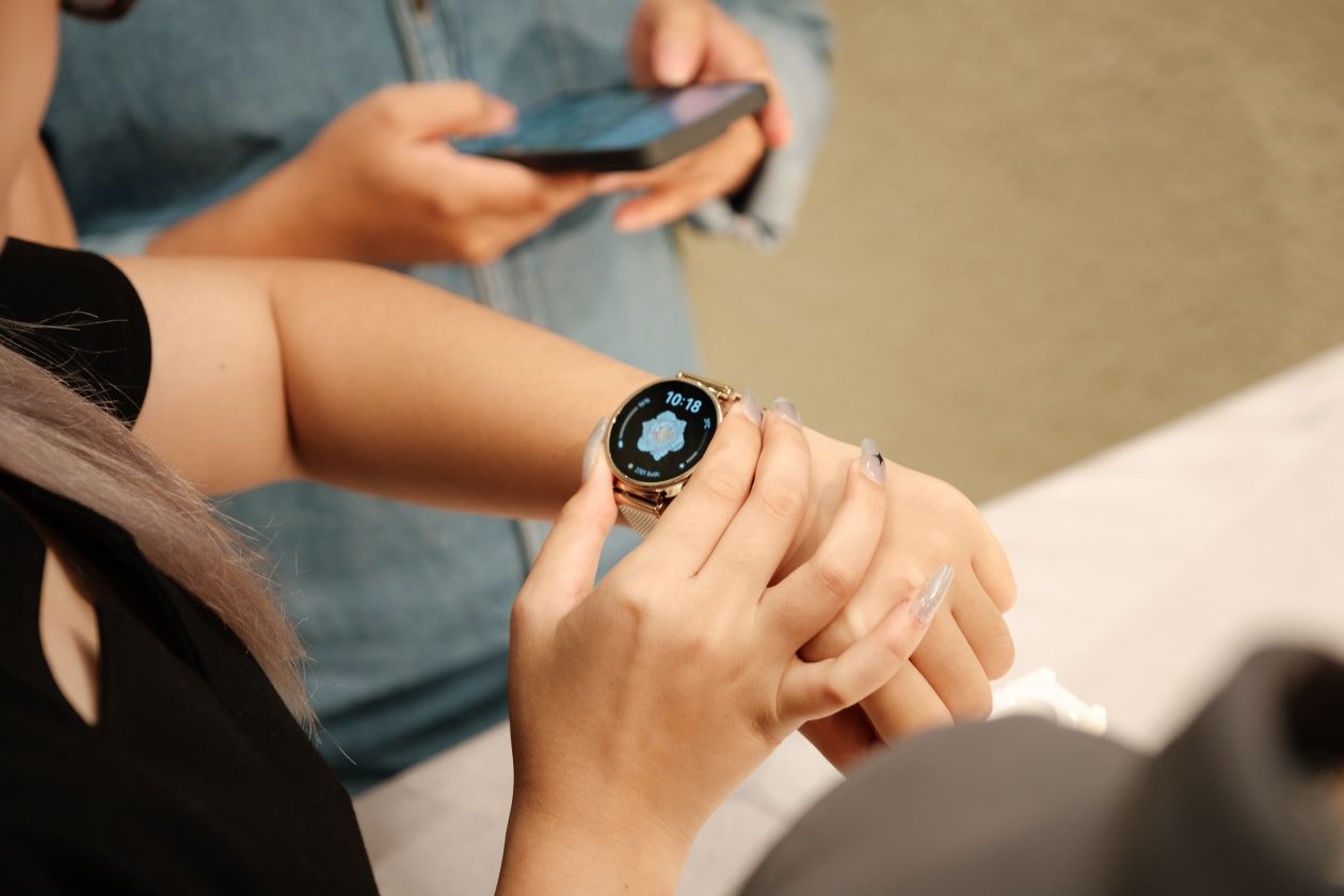 Huawei ra mắt tai nghe FreeClip với thiết kế thời thượng, pin 32 giờ, giá  5.47