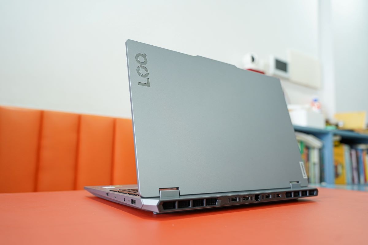 Lenovo LOQ 15IRX9 2024