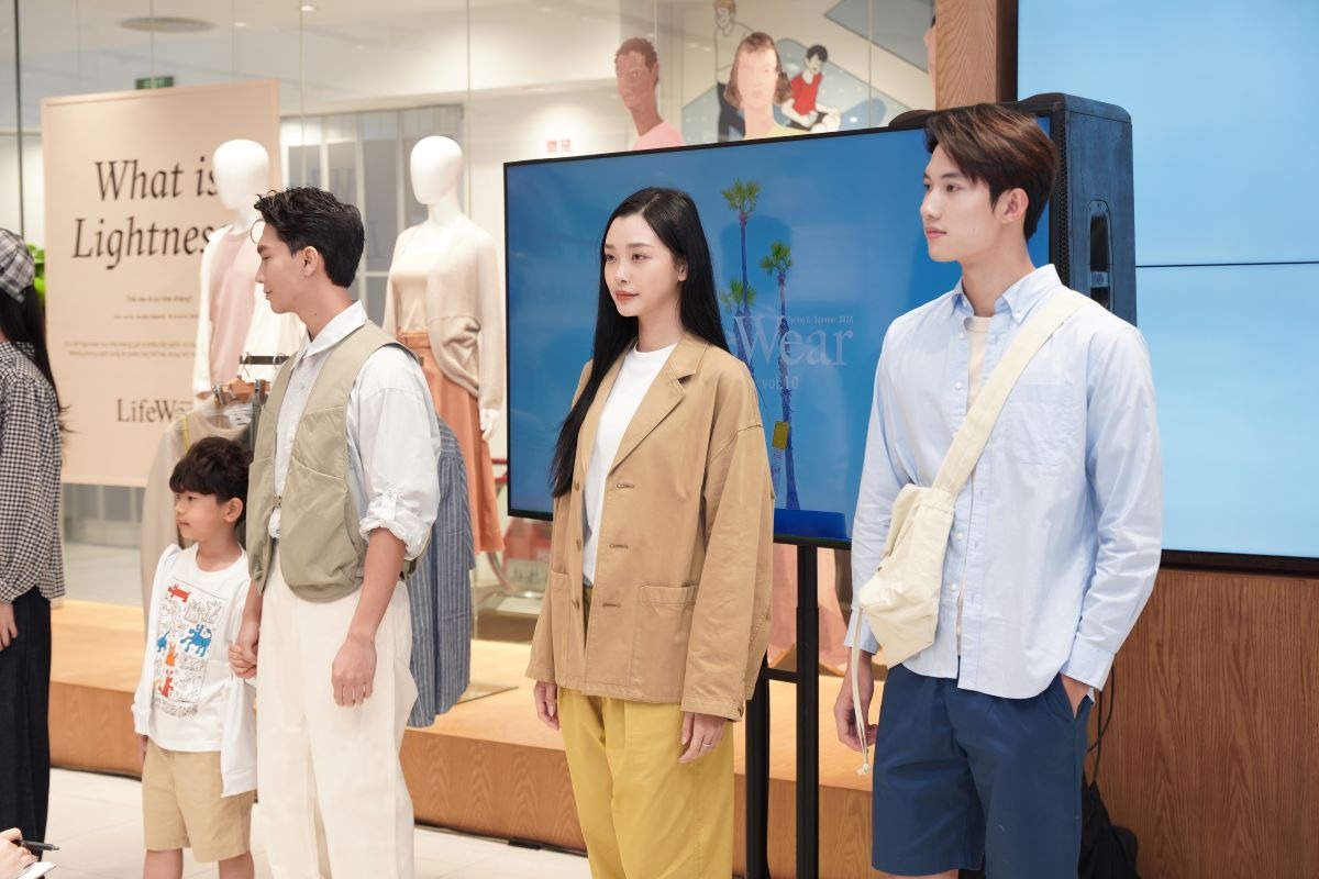 UNIQLO giới thiệu BST LifeWear Xuân/Hè 2024 với chủ đề “Mùa Nhẹ Thênh Thang”