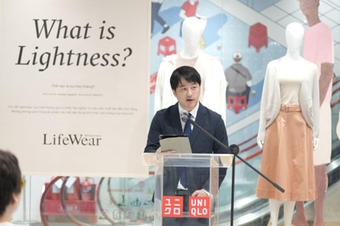 UNIQLO giới thiệu BST LifeWear Xuân/Hè 2024 với chủ đề “Mùa Nhẹ Thênh Thang”