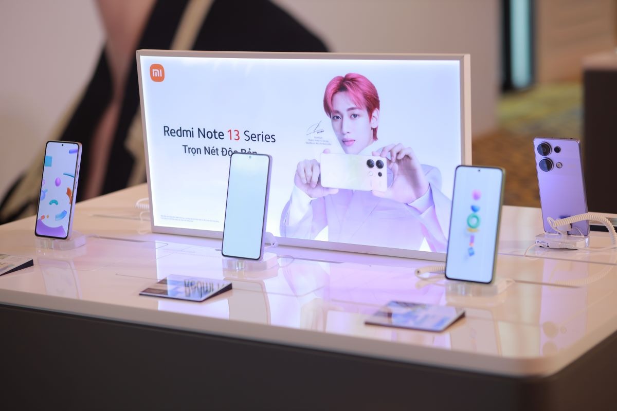 Như vậy chuỗi sự kiện Xiaomi Fan Festival 2024 đã chính thức khởi động, đặc biệt trong sự kiện lần này tâm điểm chú ý sẽ là sản phẩm Redmi Note 13 – một trong những dòng smartphone đang gặt hái rất nhiều thành công tại thị trường Việt Nam.